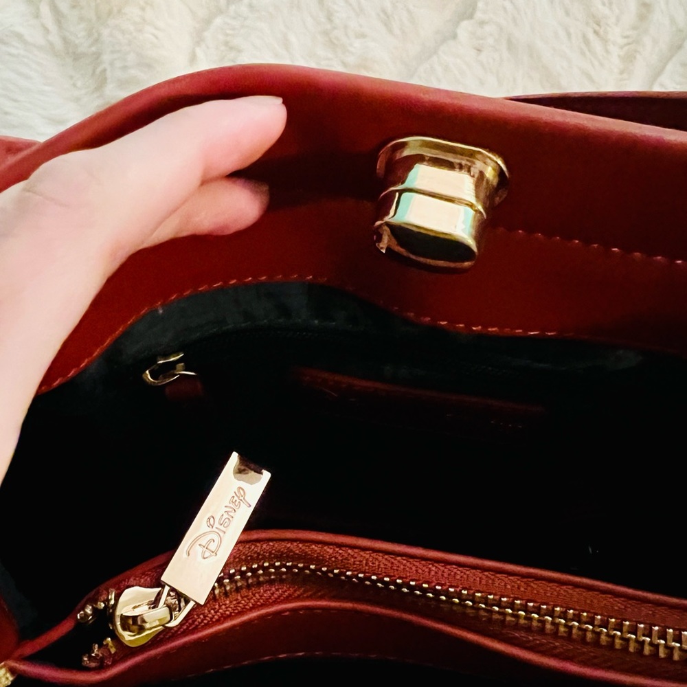 Nwt Gorgeous Danielle Nicole Pinocchio Disney Bag - image 5